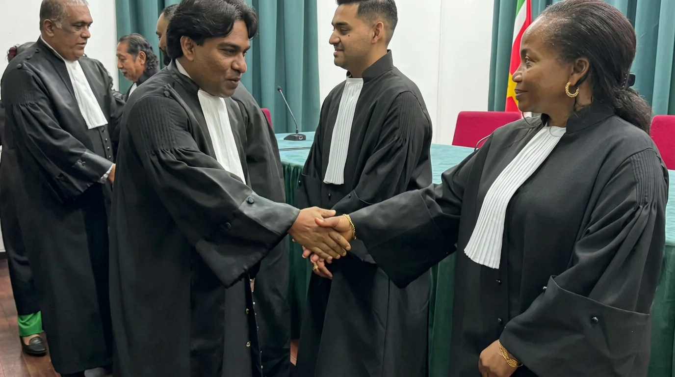 Advocaat Joyce Foort tijdens een beëdiging bij het Hof van Justitie in Suriname